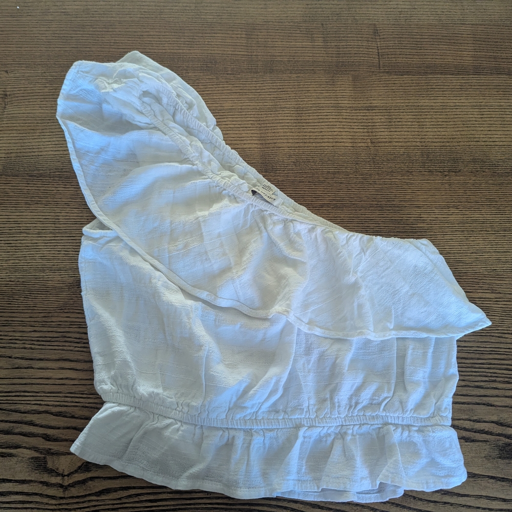 EUC American Eagle AEO Womens medium white one shoulder cropped ruffle blouse - Picture 9 of 9